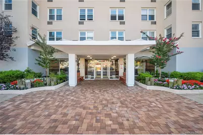 522 Shore Road #3U, Long Beach, NY 11561 - Photo 1