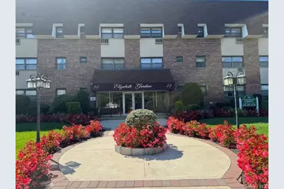 25 Elizabeth Street #2E, Farmingdale, NY 11735 - Photo 1