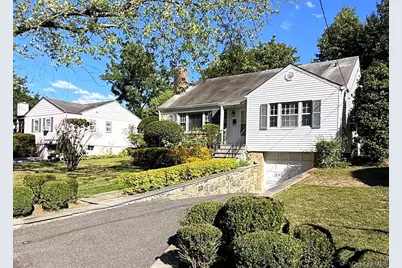 42 Holly Place, Larchmont, NY 10538 - Photo 1