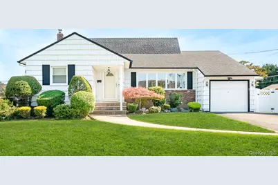 558 N Hawthorne Street, Massapequa, NY 11758 - Photo 1