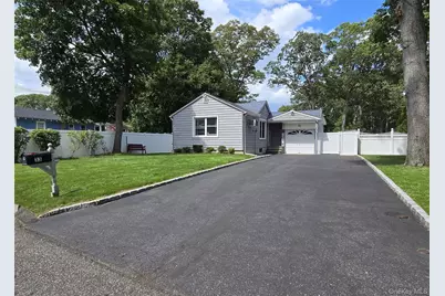 33 Thorne Street, Ronkonkoma, NY 11779 - Photo 1