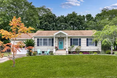1040 Nakomis Road, Southold, NY 11971 - Photo 1