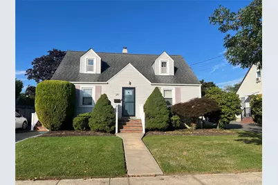 28 Penataquit Avenue, Bay Shore, NY 11706 - Photo 1