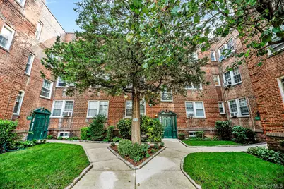 1 Ash Place #2I, Great Neck, NY 11021 - Photo 1