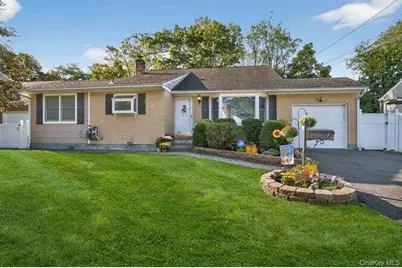 34 Oakley Drive, Huntington Station, NY 11746 - Photo 1