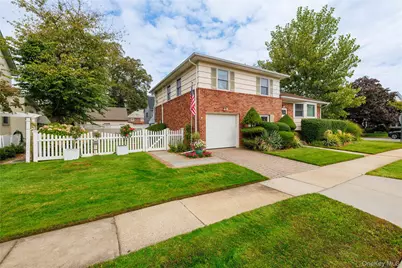 35 Yorkshire Road, Rockville Centre, NY 11570 - Photo 1