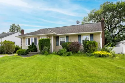 11 Jamaica Ave, Plainview, NY 11803 - Photo 1