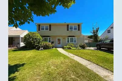 11 Surrey Lane, Levittown, NY 11756 - Photo 1