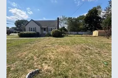 1450 Manatuck Boulevard, Bay Shore, NY 11706 - Photo 1