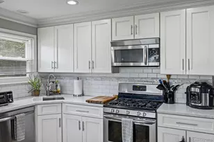 22 Larry Rd, Selden, NY 11784 - Photo 9