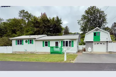 3 Hennessey Place, Poughkeepsie, NY 12601 - Photo 1