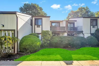 63 Richmond Boulevard #4B, Ronkonkoma, NY 11779 - Photo 1