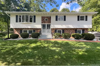 31 Pine Tree Drive, Poughkeepsie, NY 12603 - Photo 1