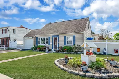 525 S Broadway, Lindenhurst, NY 11757 - Photo 1