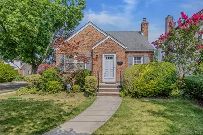 1218 Terrace Boulevard, New Hyde Park, NY 11040 - Photo 1