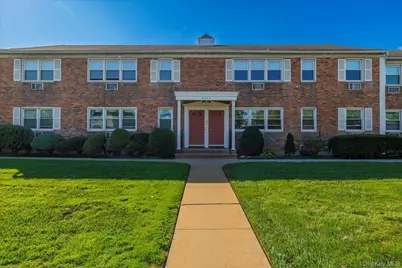 4030 Jerusalem Ave. #1B, Seaford, NY 11783 - Photo 1