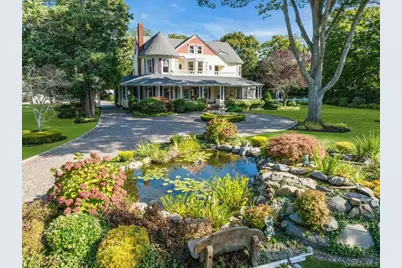661 Middle Road, Bayport, NY 11705 - Photo 1