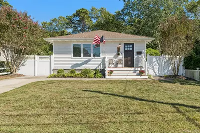 19 Salem Street, Islip Terrace, NY 11752 - Photo 1