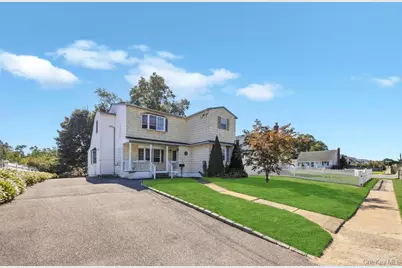 436 18th Street, West Babylon, NY 11704 - Photo 1