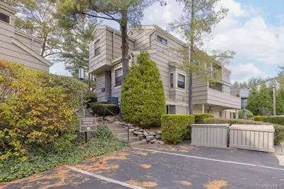 152 Branchwood Lane, Nanuet, NY 10954 - Photo 1