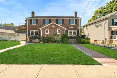 10 Pansy Avenue, Floral Park, NY 11001 - Photo 1
