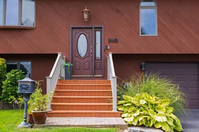 557 N Kings Avenue, Lindenhurst, NY 11757 - Photo 1