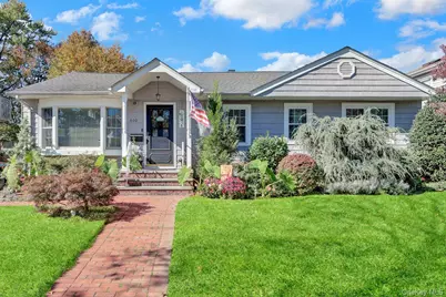 600 Dogwood Avenue, Franklin Square, NY 11010 - Photo 1