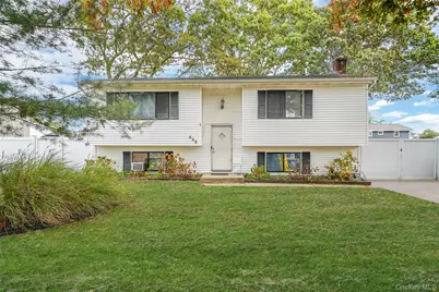 425 41st Street, Copiague, NY 11726 - Photo 1