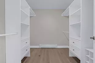 111 Celler Ave, New Hyde Park, NY 11040 - Photo 17