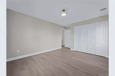 111 Celler Avenue, New Hyde Park, NY 11040 - Photo 19