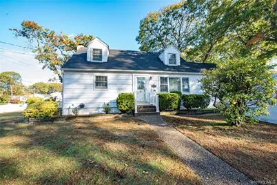 7 Babe Ruth, Bay Shore, NY 11706 - Photo 1