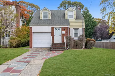 207 Motley Street, Valley Stream, NY 11580 - Photo 1