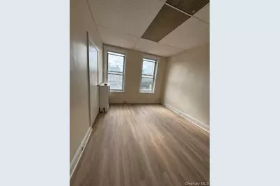 13679 Roosevelt Avenue #3 Fl, Flushing, NY 11354 - Photo 1