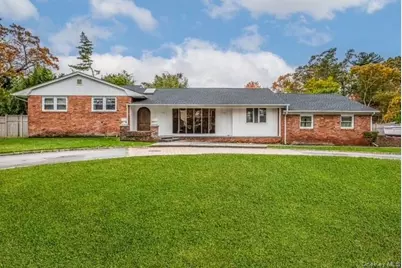 6 Beverly Rd., Oakdale, NY 11769 - Photo 1