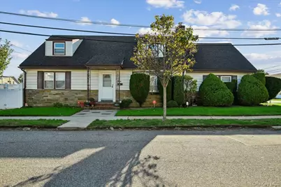 4 E. Carpenter Street, Valley Stream, NY 11580 - Photo 1