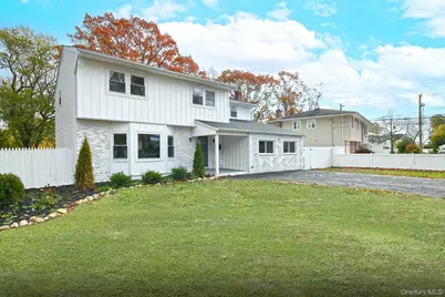 11 Cayuga Avenue, Deer Park, NY 11729 - Photo 1