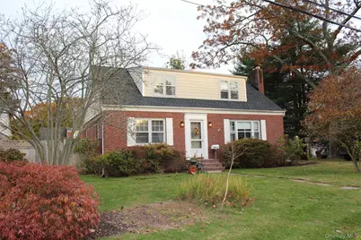 7 Okleigh Place, Northport, NY 11768 - Photo 1