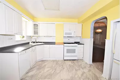 3041 Eastern Parkway, Baldwin, NY 11510 - Photo 7