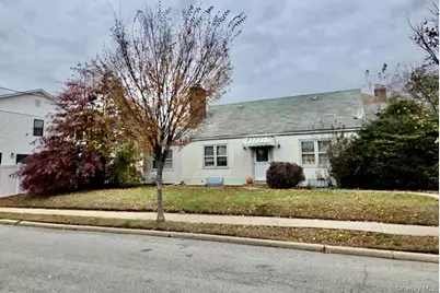 372 Jackson Avenue, Mineola, NY 11501 - Photo 1