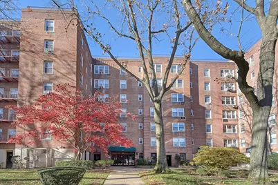 27-10 Parsons Boulevard #6H, Flushing, NY 11354 - Photo 1