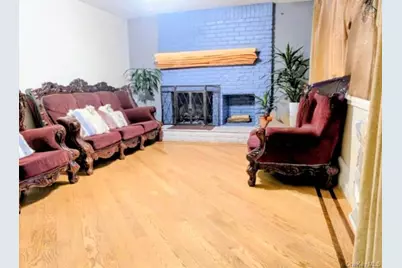 17 Grayley Place, Huntington Station, NY 11746 - Photo 1