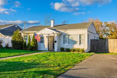4 Somerset Road N, Amityville, NY 11701 - Photo 1
