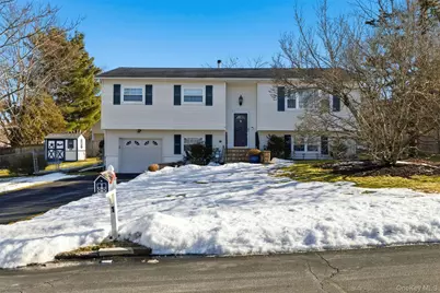 1 Weather Vane Way, Middletown, NY 10940 - Photo 1