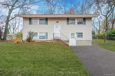 31 Cabin Lane, East Setauket, NY 11733 - Photo 1