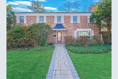 16 Wooleys Lane, Great Neck, NY 11023 - Photo 1