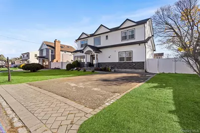 166 17th Street, West Babylon, NY 11704 - Photo 1