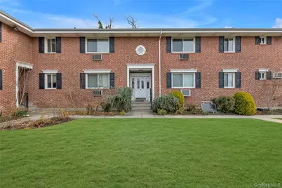 200 Merrick Road #I, Amityville, NY 11701 - Photo 1