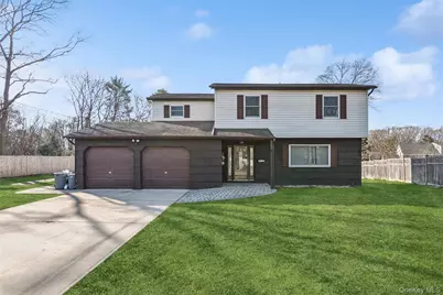 105 Loop Drive, Sayville, NY 11782 - Photo 1