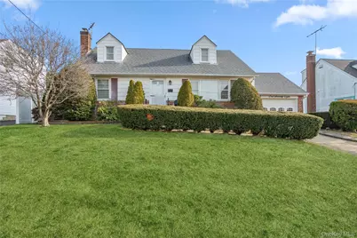 178 Farnum Boulevard, Franklin Square, NY 11010 - Photo 1