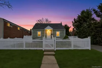 847 N Clinton Avenue, Lindenhurst, NY 11757 - Photo 1